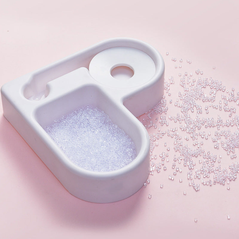 Welted corner dog heart shape feeder