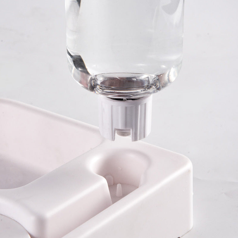 Welted corner dog heart shape feeder